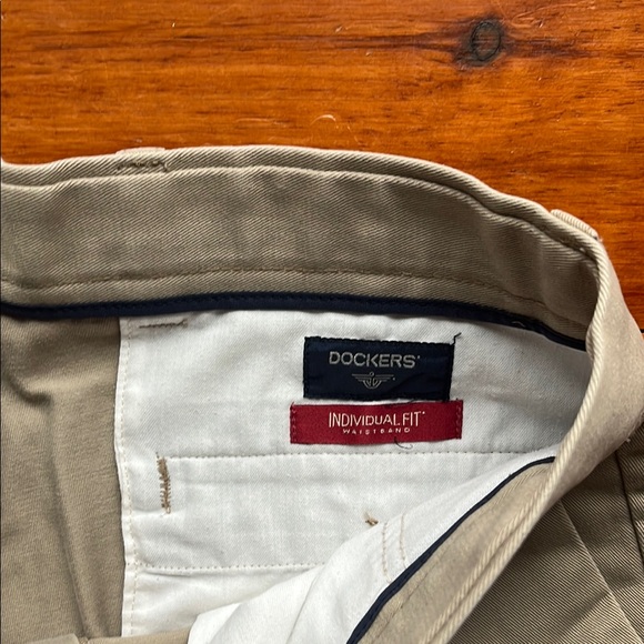 Men's Dockers Khaki Pants - Picture 3 of 5